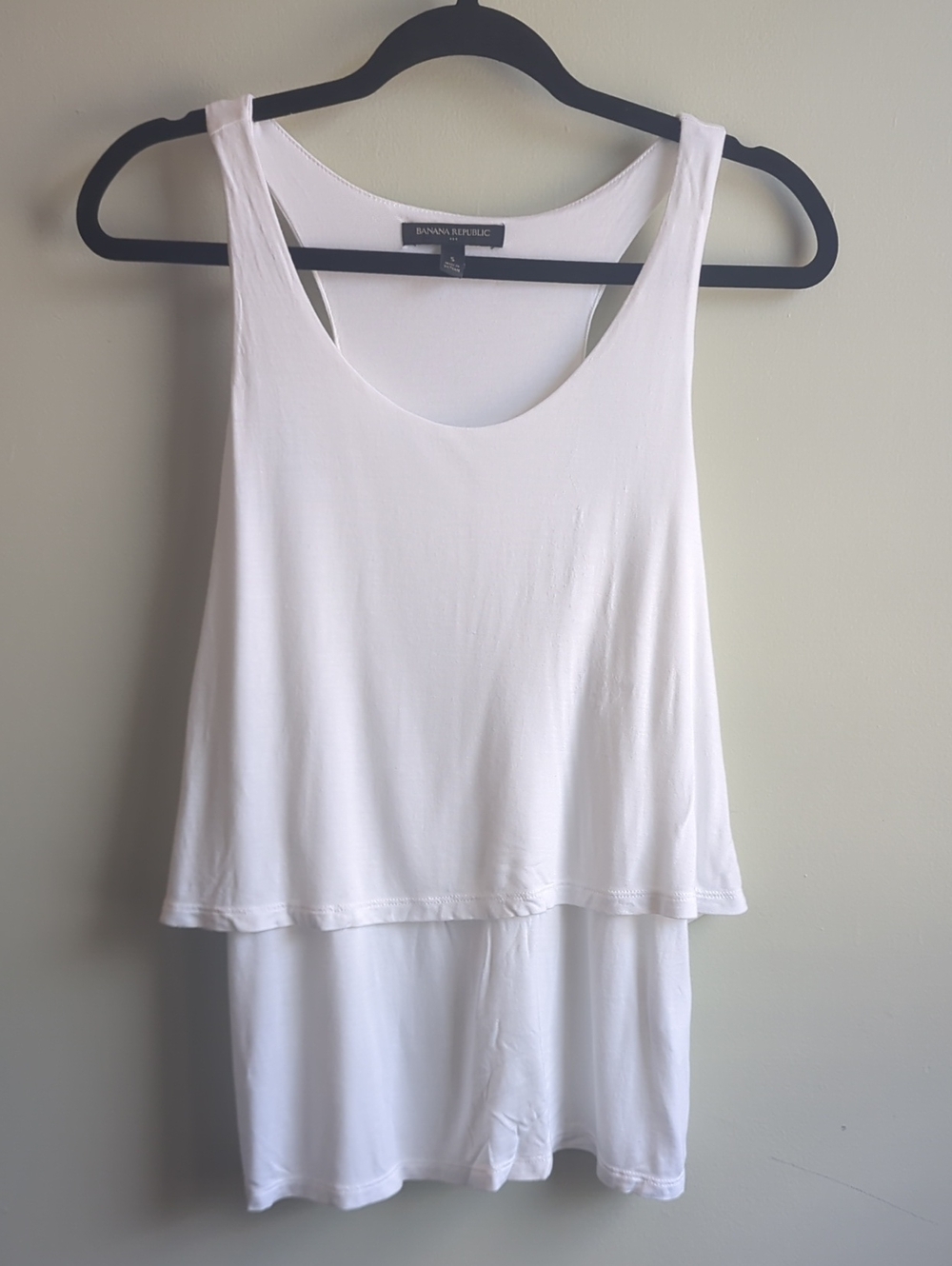 Banana Republic. White Double-Layer Tank Top. Size Small.